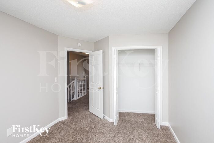 Building Photo - 9634 Fox Hunt Cir N