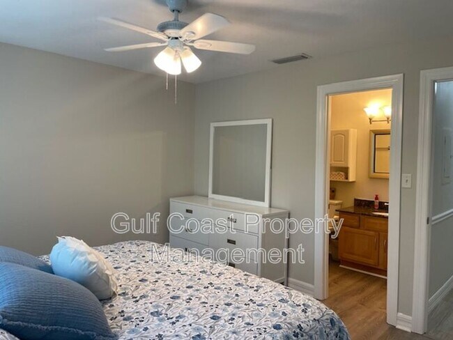 Building Photo - 3360 S Osprey Ave