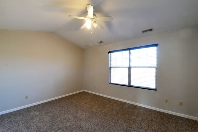 Building Photo - 4939 Heritage Heights Cir