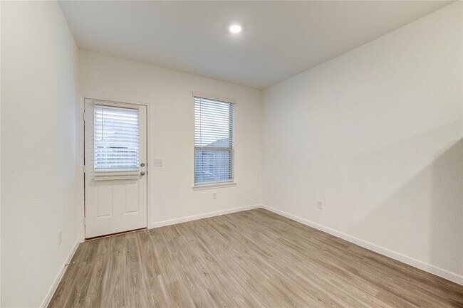Building Photo - 1309 Coco Ray Ln