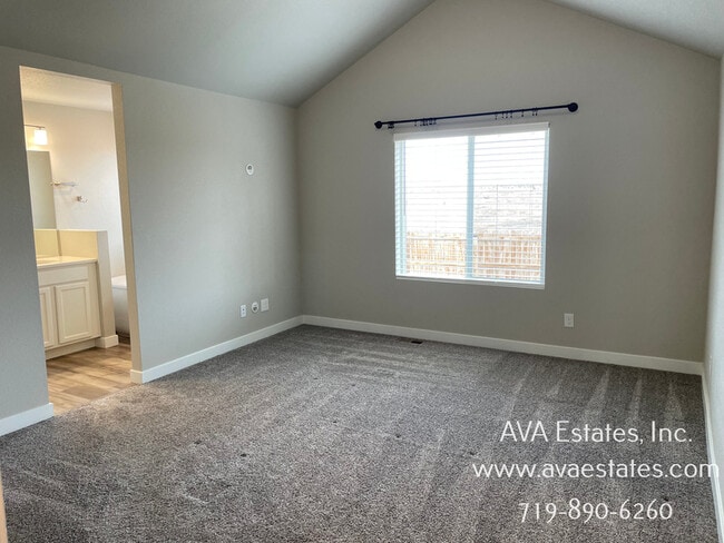 Building Photo - 2403 Sunrise Ln