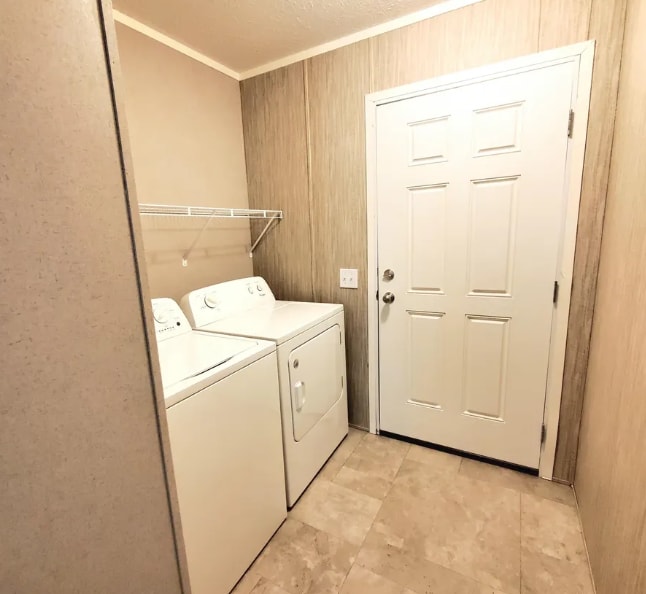 Building Photo - 9576 Mariner Dr