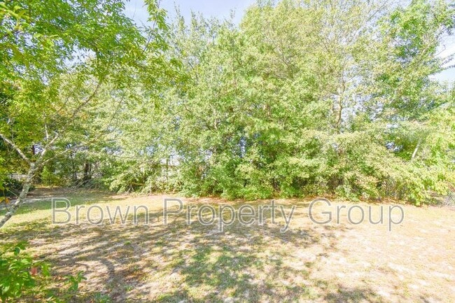 Building Photo - 5827 Labonte Dr