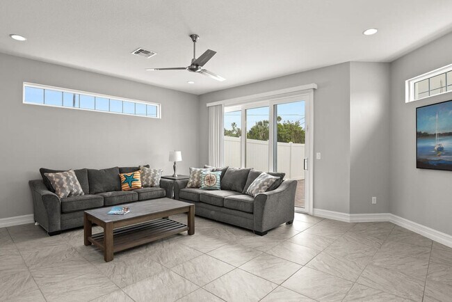 Building Photo - 132 Mediterranean Way