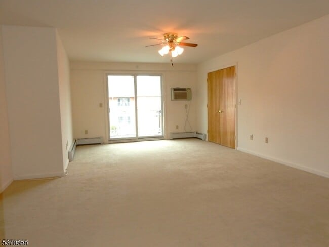 Building Photo - 59 Jane Dr