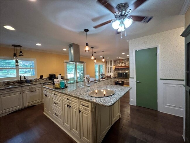 Building Photo - 608 SW 80th Blvd