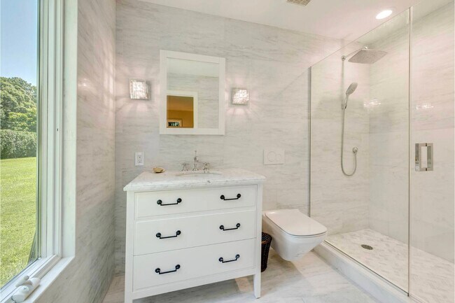 Building Photo - 5 Ranch Ct