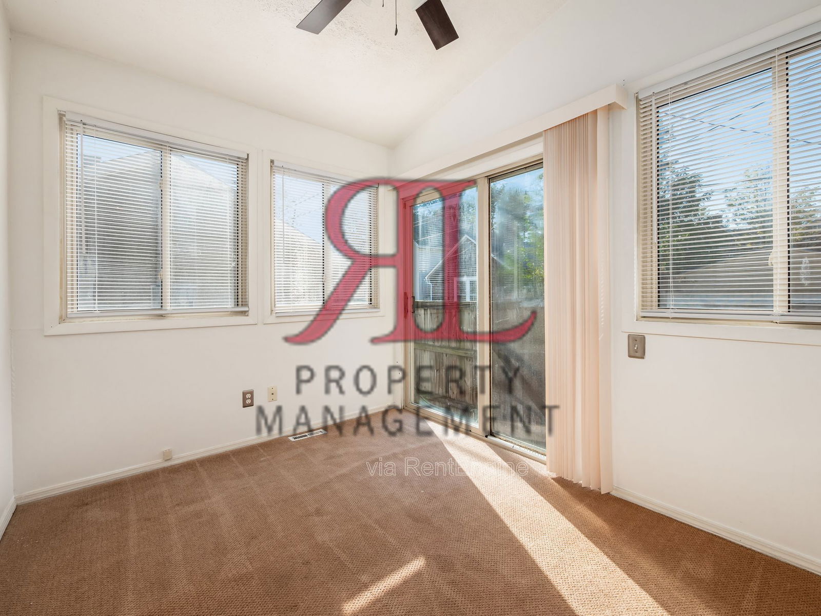 Building Photo - 1014 Bruck St