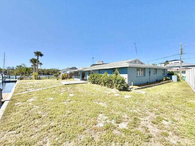 Building Photo - 8026 Brighton Dr