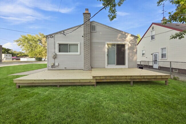 Building Photo - 22529 Tuscany Ave