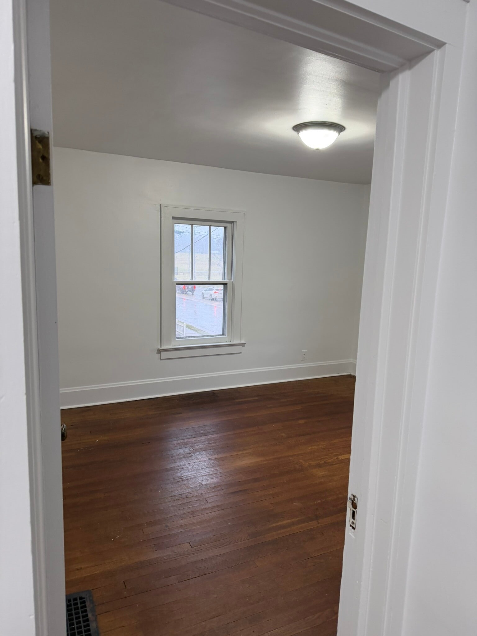 Building Photo - 594 N 21st St