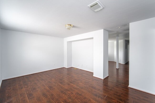 Building Photo - 2322 Cool Springs Ln