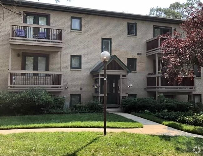 Building Photo - 4306 Eastview Ln