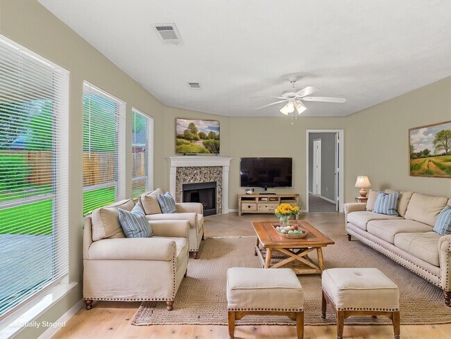 Building Photo - 2026 Mossy Trail Dr