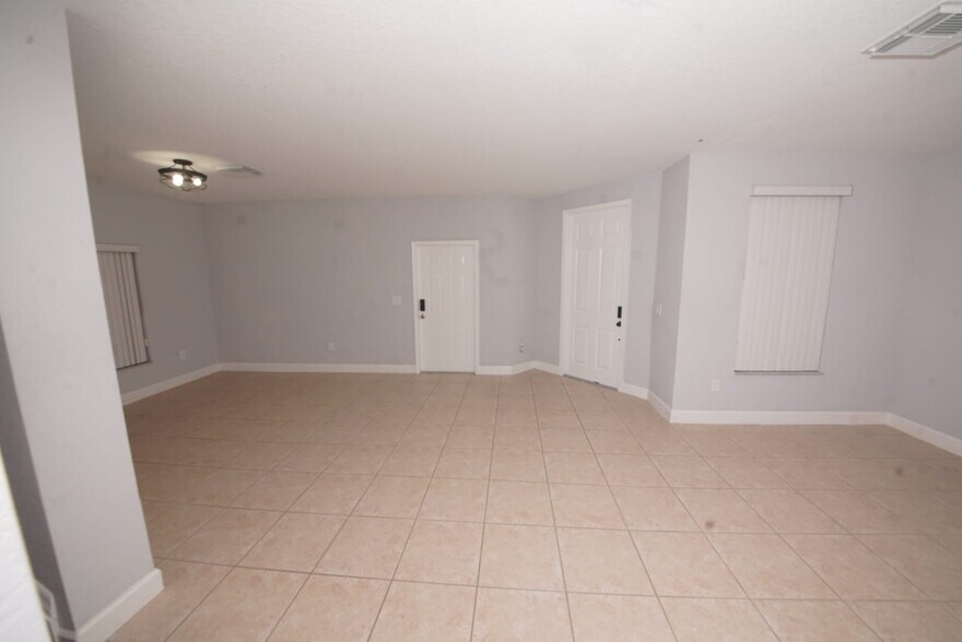 Building Photo - 5095 Rambler Rose Way