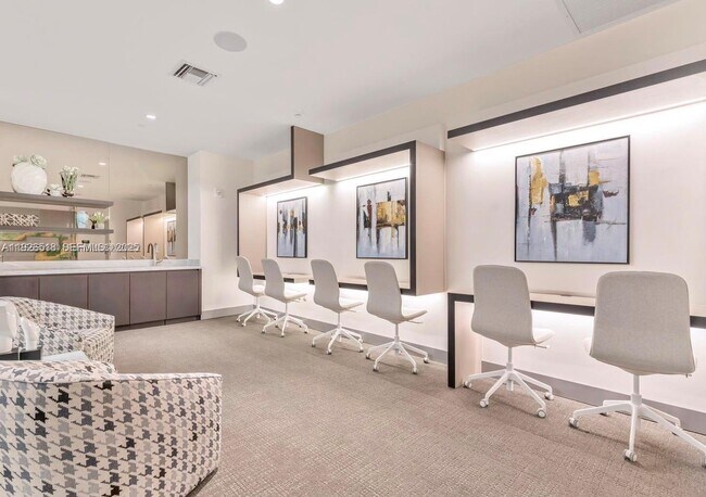 Building Photo - 5350 NW 84th Ave