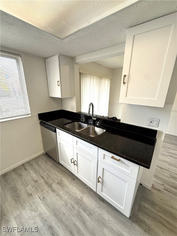 Building Photo - 12666 Kenwood Ln