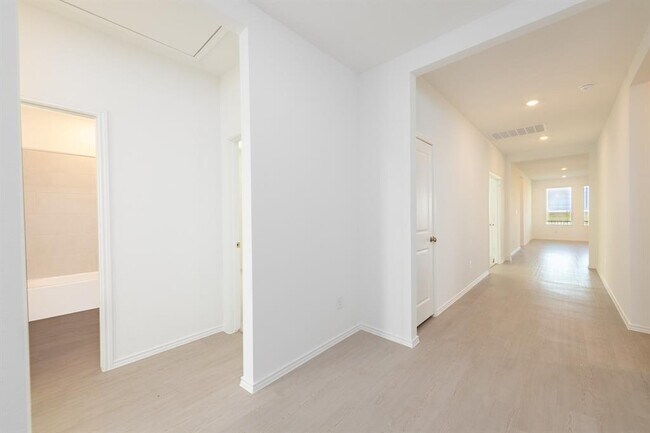 Building Photo - 152 Rodney Boat Rd