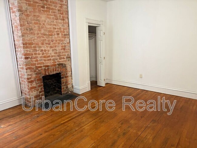 Building Photo - 621 N 31st St
