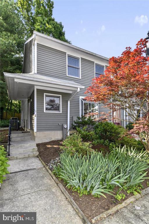 Building Photo - 13 Janwall Ct