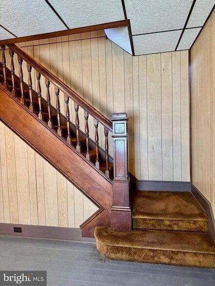 Building Photo - 632 Columbia Ave