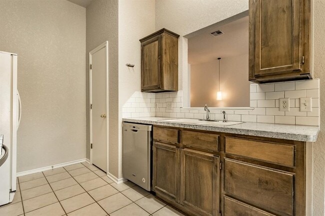 Building Photo - 16216 Seminole Dr