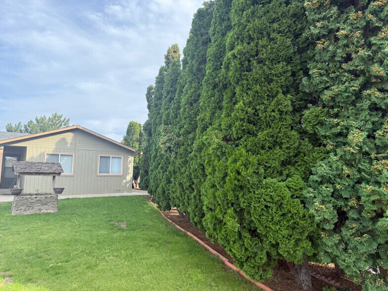 Building Photo - 6402 Fremont Dr