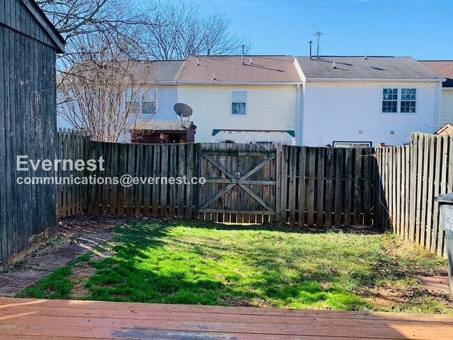 Building Photo - 8627 Reinecke Ct