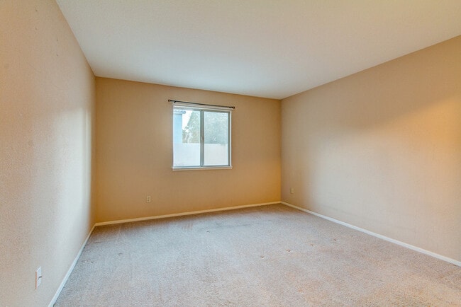 Building Photo - Charming 3-Bedroom Home with Spacious Back...