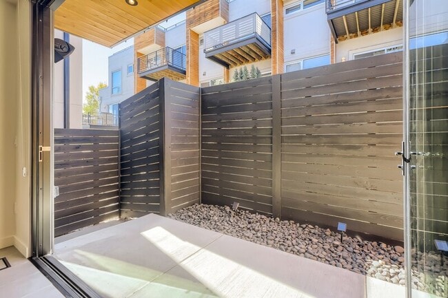 Building Photo - 3229 Quivas St