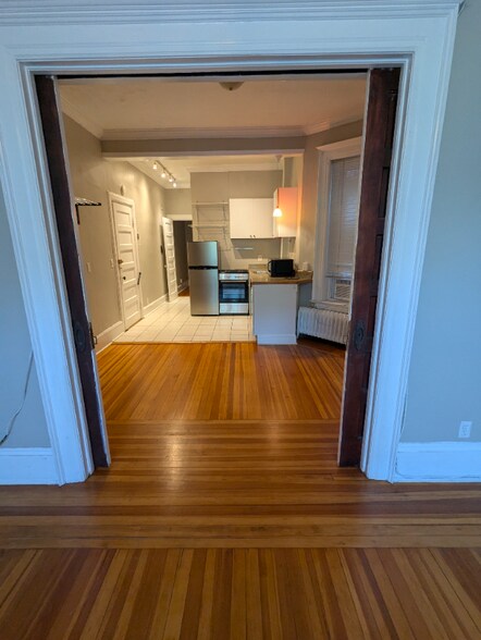 Building Photo - 544 Madison Ave