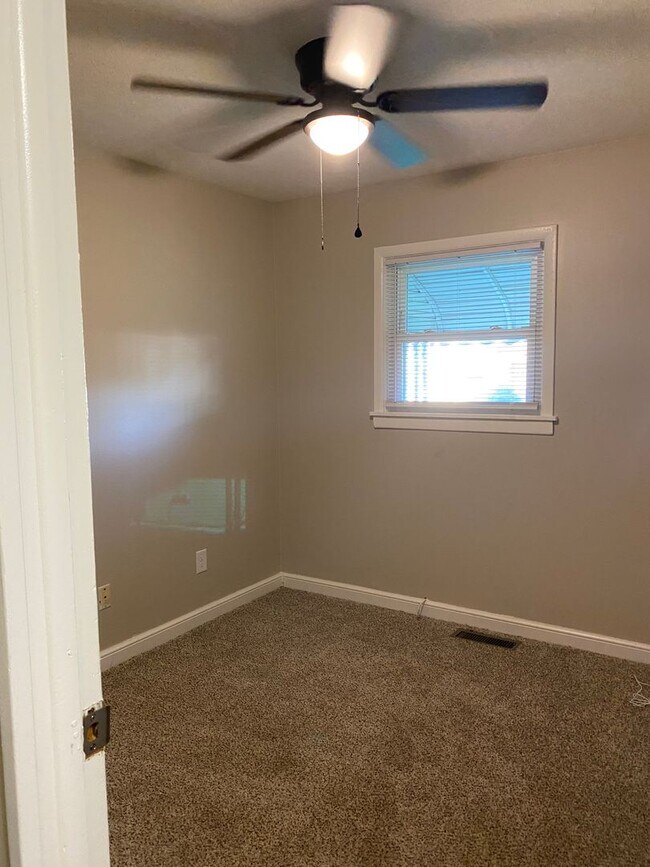Building Photo - Coming Soon: 3-Bedroom Ranch w/Covered Patio and Huge Yard!