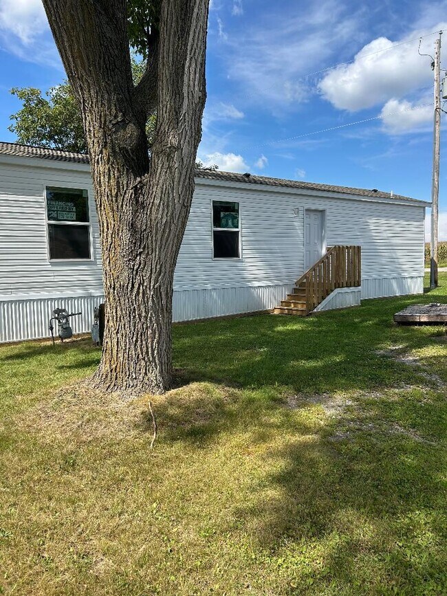 Building Photo - 5900 Osage Rd