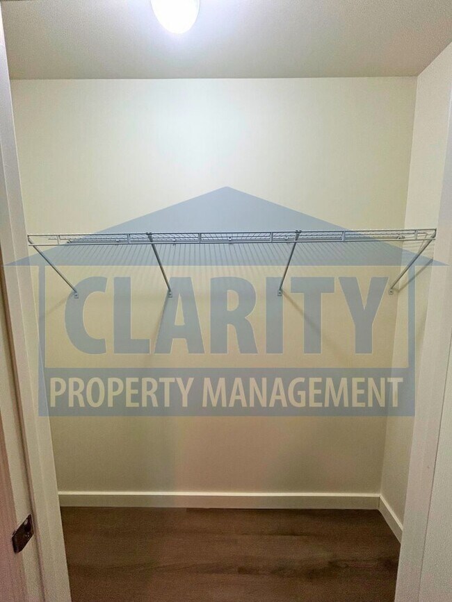 Building Photo - Three bedroom ranch-style home!