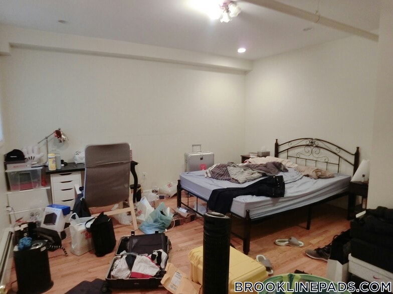 Building Photo - 16 Euston St