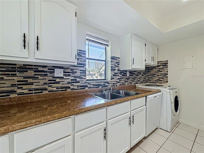 Building Photo - 2636 Lemon Tree Ln