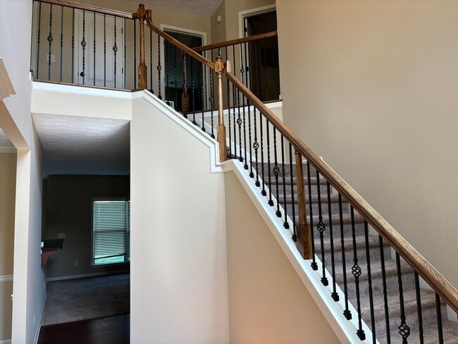 Building Photo - Gorgeous 4 Bedroom 2 1/2 Bath in Fortson Ga .