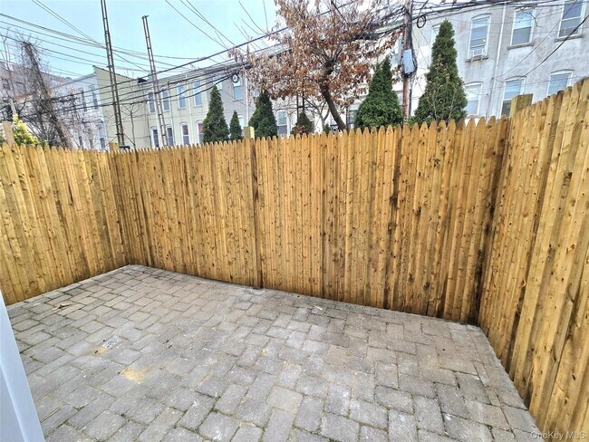 Building Photo - 32-64 45th St