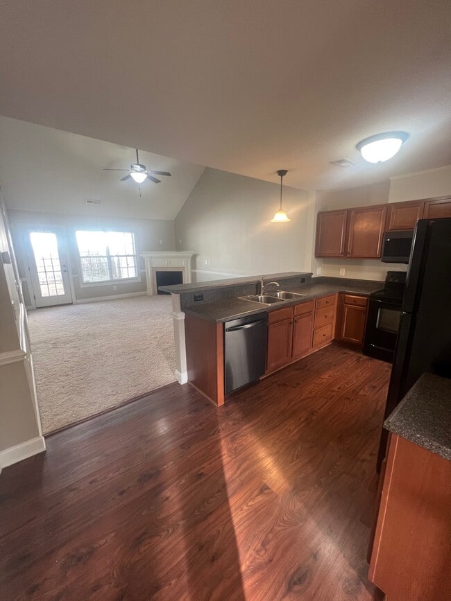 Building Photo - 2609 Sawgrass Dr