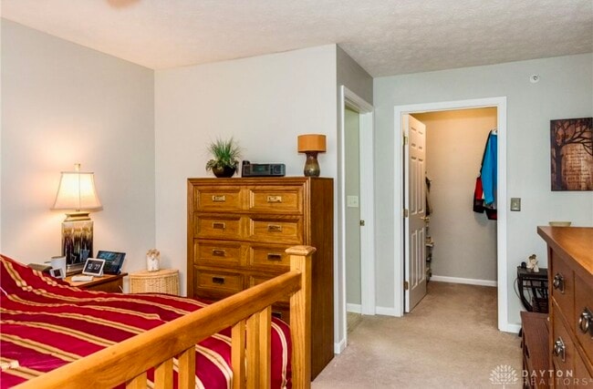 Building Photo - Crestmont 104