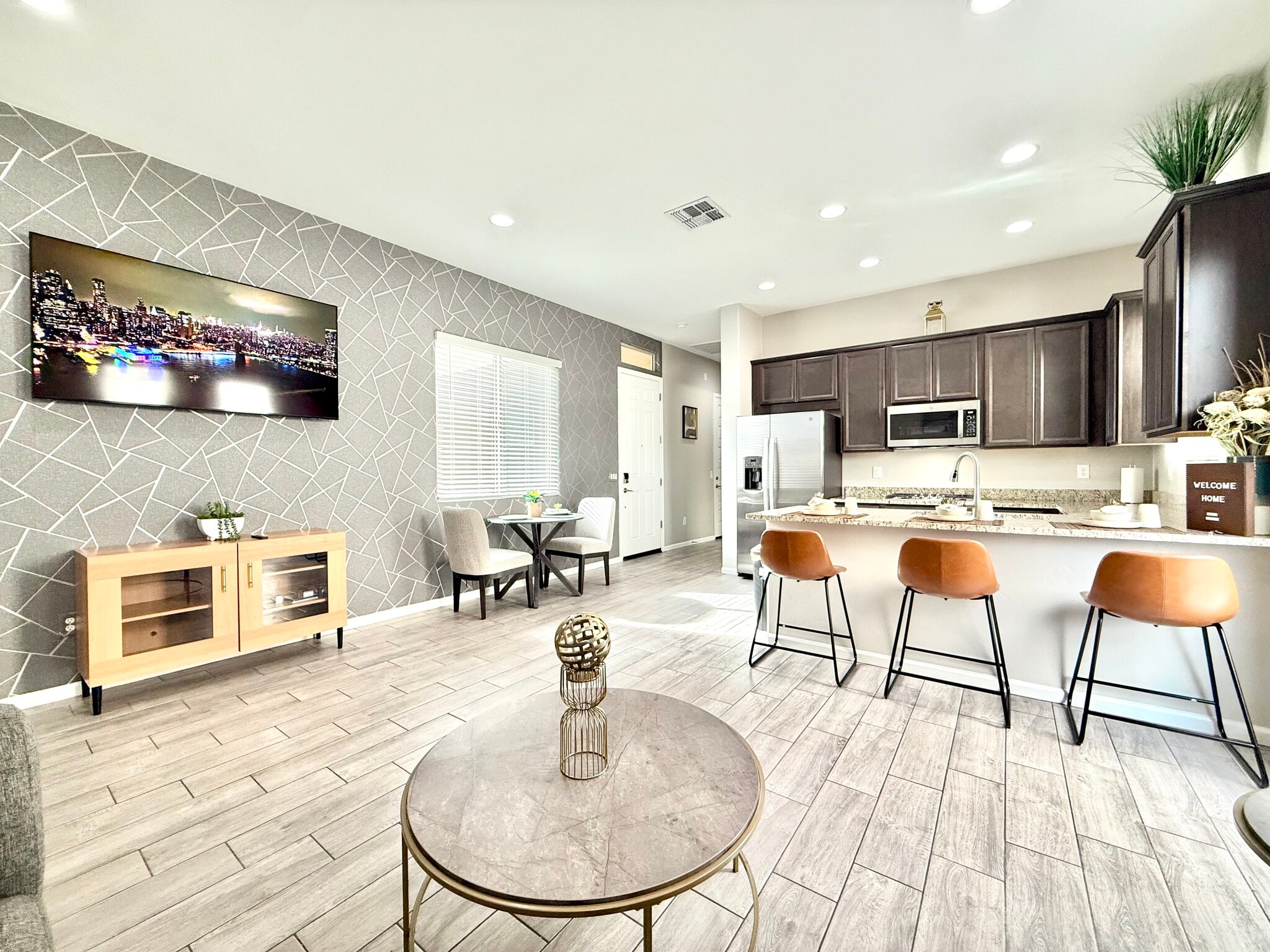 Building Photo - 8060 S Desert Indigo Dr