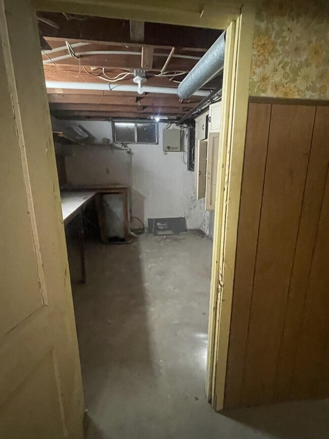 Building Photo - 1431 Santa Fe S