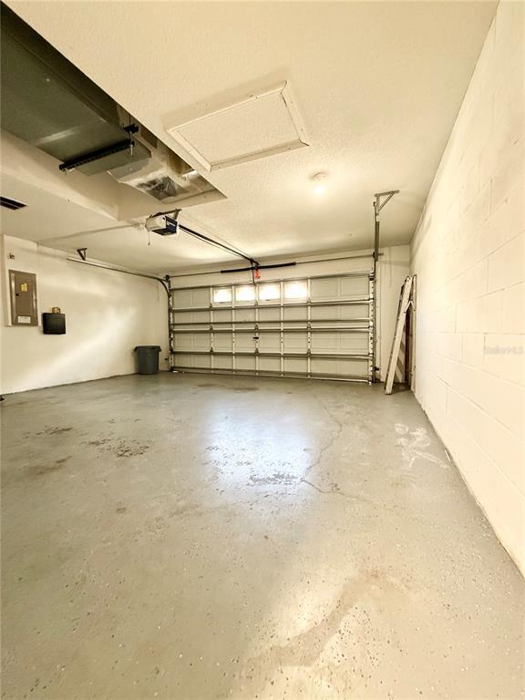 Building Photo - 6043 Pointe Pleasant Blvd