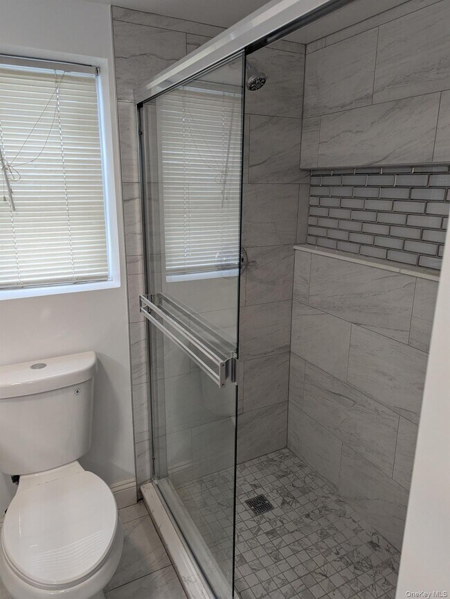 Building Photo - 10 Wild Oaks Rd