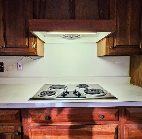 Building Photo - 135 Fraelich Rd