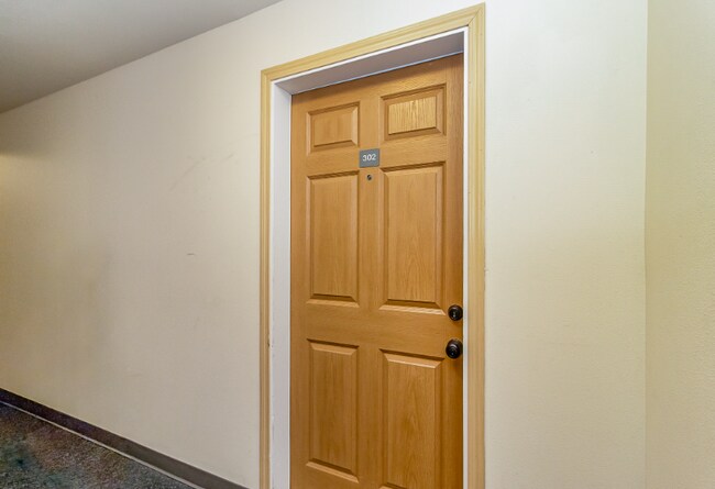 Building Photo - 12040 Bridgeport Way SW