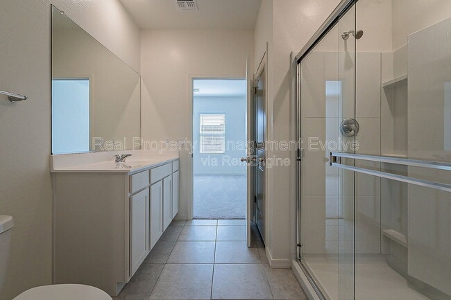Building Photo - 6450 W Magdalena Ln
