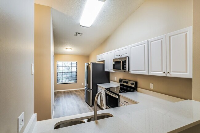 Building Photo - 1021 Wainright Dr