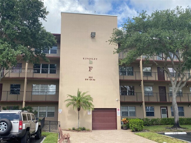 Building Photo - 800 SW 131st Ave