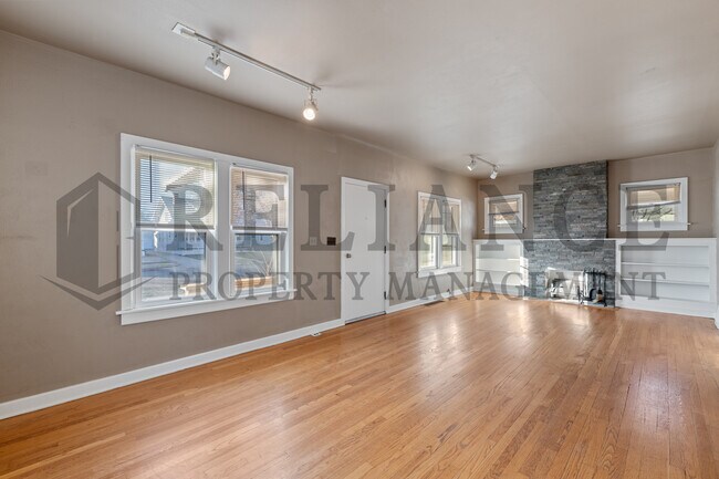 Building Photo - 806 N Faulkner St